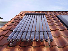 Panneau solaire thermique à tubes